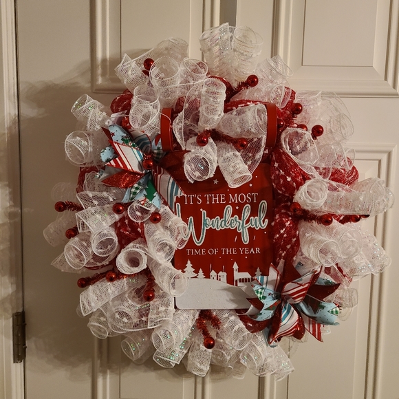 Handmade winter wreath - Picture 1 of 3
